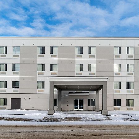 Studio 6-Bruderheim, Ab Exteriör bild