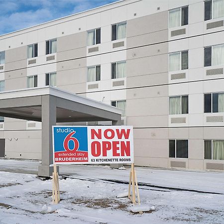 Studio 6-Bruderheim, Ab Exteriör bild